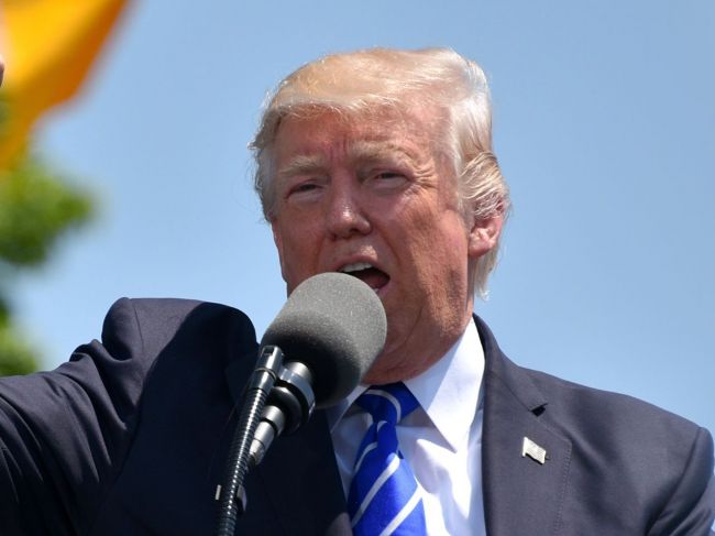 Trump zavažuje, že Britániu pridá ku krajinám, odkiaľ je zákaz cestovať do USA