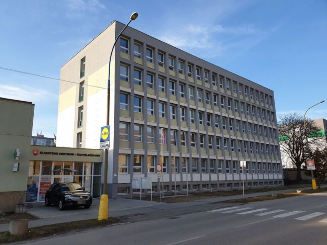 Úradné hodiny v klientskych centrách sa skracujú na tri hodiny