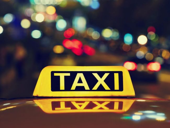 Taxislužby budú môcť fungovať len na prevoz tovaru, nie ľudí