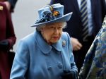 Britská kráľovná pre koronavírus zrušila záhradné párty a odchádza z Londýna