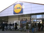 Lidl a Kaufland umožnili seniorom prednostné nakupovanie