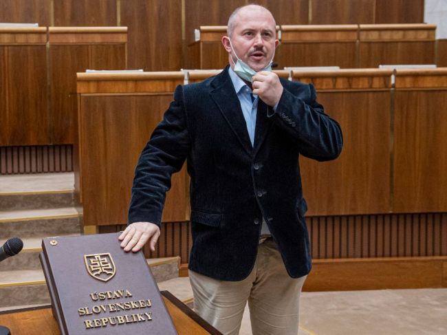 Poslanci Za ľudí odmietajú v čele výborov ĽSNS, Roberta Fica aj Ľuboša Blahu