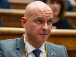 Gröhling chce zvolať krízový štáb online a riešiť termíny maturít