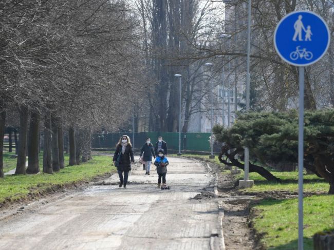 Organizácie vyzývajú vládu na podporu cyklistickej, pešej a verejnej dopravy