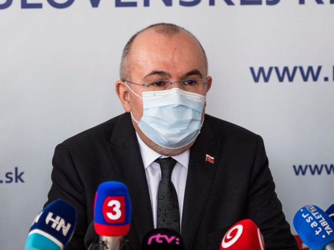 Kičura vypovedal na NAKA,odmieta obvinenia v súvislosti so zmluvami SŠHR i bytmi jeho syna