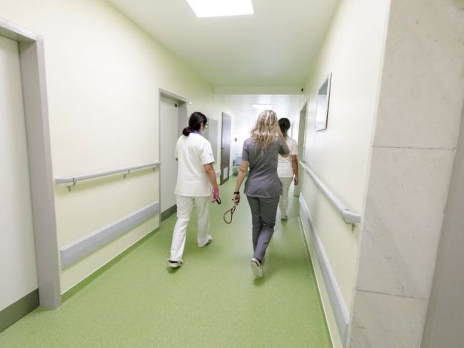 U troch lekárov a štyroch sestier z NOÚ sa nový koronavírus nepotvrdil