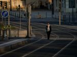 Počet úmrtí vo Francúzsku stúpol na 860, nakazených je viac ako 19.800 ľudí