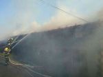 Desiatky hasičov zasahujú pri požiari drevovýroby