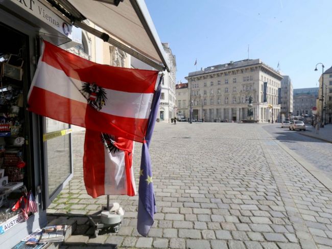 Počet nakazených koronavírusom v Rakúsku presiahol 5200, úmrtí je oficiálne 30