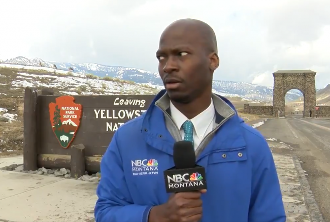 Video:Reportér musel zobrať nohy na plecia,Yellowstonský národný park ho za toto pochválil
