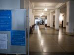 Vysoké školy upravujú harmonogramy letných semestrov