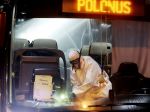 Poľsko zavádza v boji s novým koronavírusom tvrdšie opatrenia