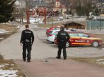Policajti i záchranári by mohli mať pre krízu nárok na platené voľno
