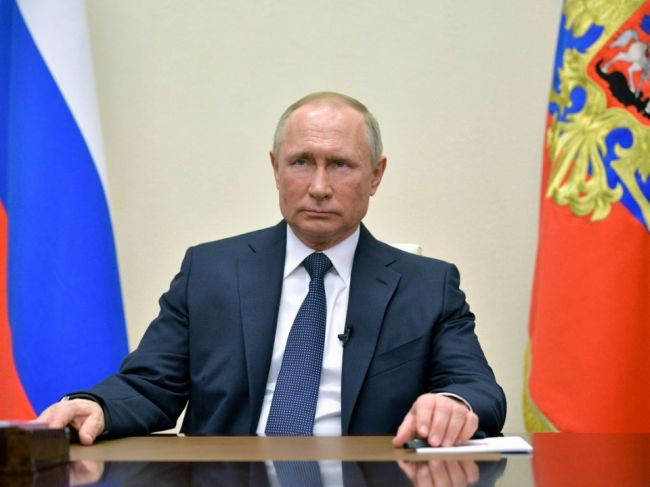 Putin nariadil občanom, aby do konca apríla nechodili do práce