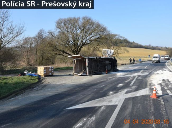 Nehoda pri Hanušovciach nad Topľou si vyžiadala jednu obeť