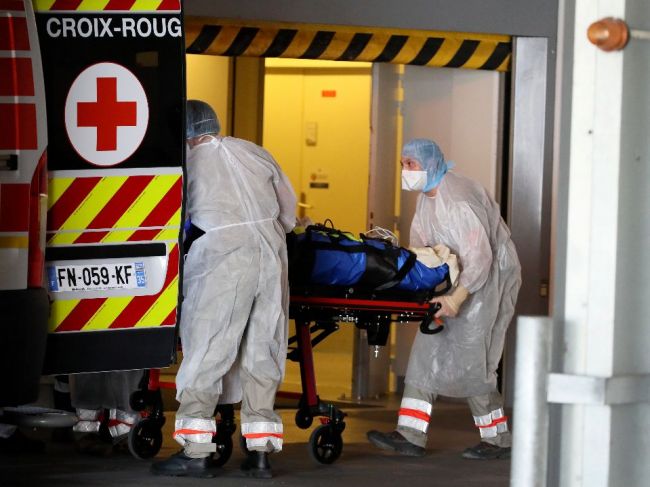 Francúzsko: V nemocniciach podľahlo COVID-19 ďalších 357 osôb