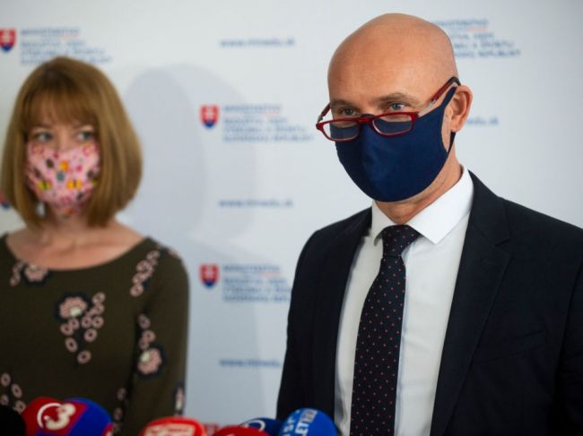 Gröhling: Mojím plánom nie je skrátiť prázdniny, ani opakovať ročník