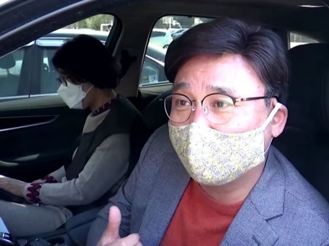 Video: Takto sa v čase pandémie chodí na omše v Južnej Kórei