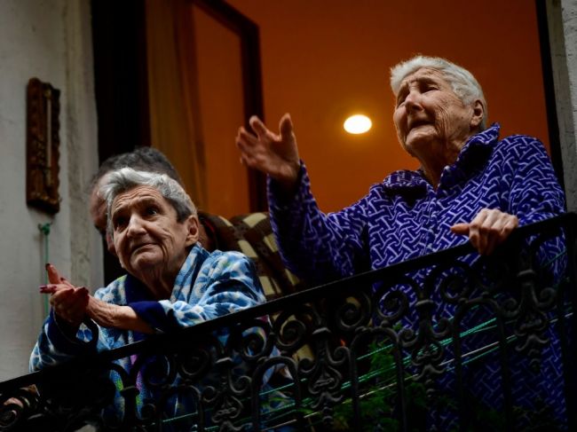 Koronavírus sa objavil už vo dvoch budapeštianskych domovoch dôchodcov