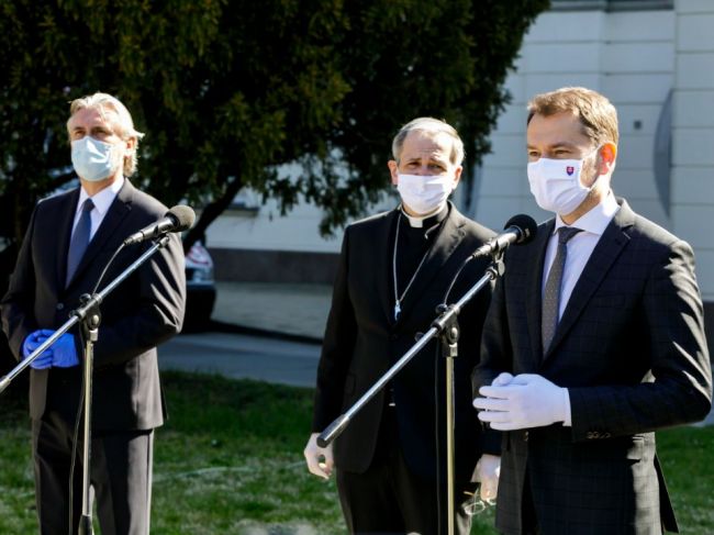 Premiér: Všetci sme na jednej lodi, veriaci i neveriaci, a verím, že to zvládneme