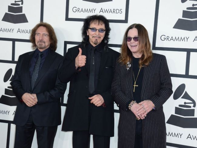 Gitarista Tony Iommi dal do dražby svoje osobné veci
