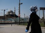 Turecko v 31 mestách vyhlásilo počas víkendu zákaz vychádzania
