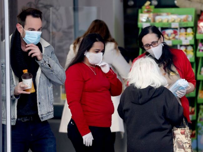 Rakúsko začalo uvoľňovať opatrenia proti COVID-19, otvára menšie obchody