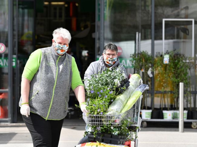 WHO odporúča zmierňovať karanténne opatrenia v dvojtýždňových intervaloch
