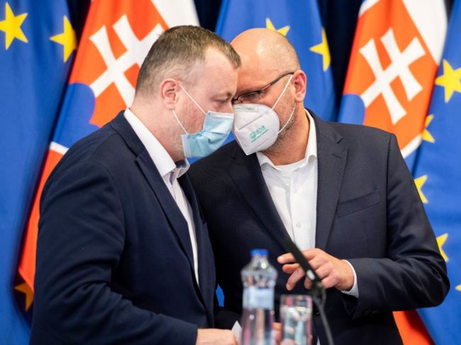 Viac ako 70 % Slovákov sa obáva ekonomickej krízy a prepúšťania