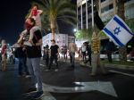 Tisíce ľudí v rúškach v Izraeli protestovali proti premiérovi Netanjahuovi