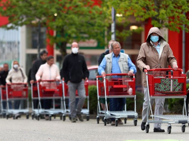 Počet ľudí s COVID-19 sa v Nemecku zvýšil na 143.457; evidujú 4598 úmrtí