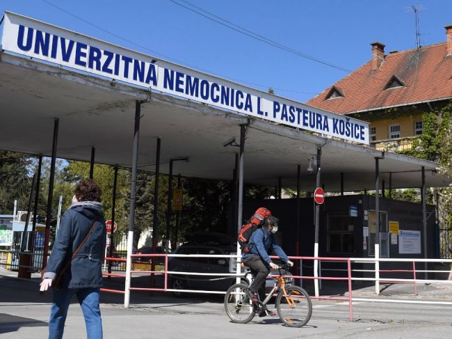 Štyroch pacientov s ochorením COVID-19 prepustila UNLP do domácej liečby