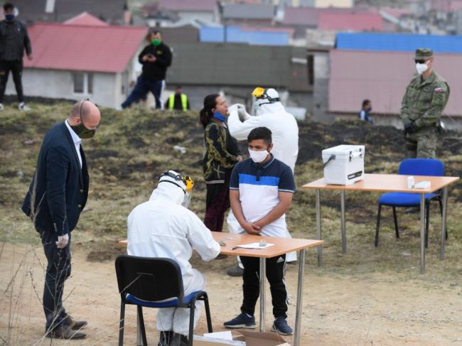 Testovanie Rómov v okrese Žarnovica potvrdilo dva prípady nákazy novým koronavírusom