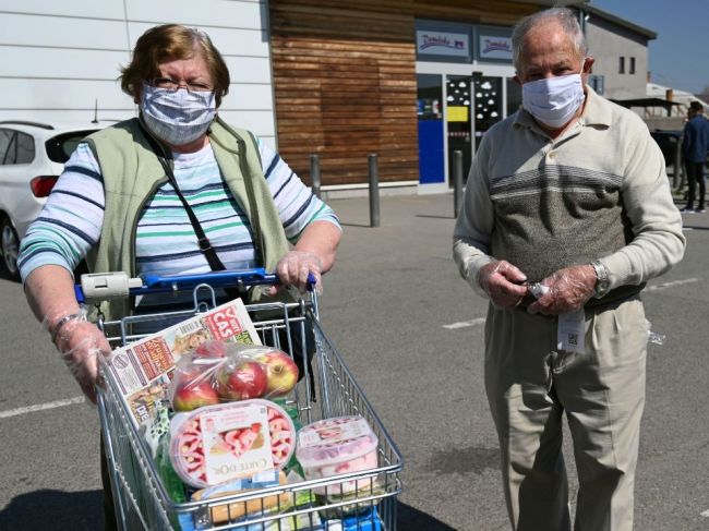 Seniori budú môcť chodiť nakupovať aj mimo vyhradených hodín