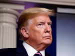 Trump: Výrok o liečbe COVID-19 vpichovaním dezinfekcie bol sarkazmom