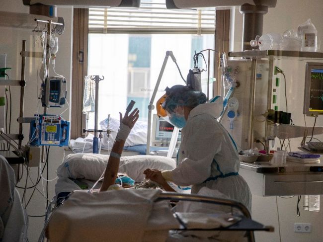 Počet obetí koronavírusu v Európe presiahol 120.000