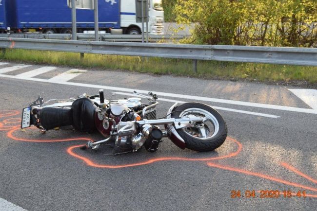 Dopravná nehoda si vyžiadala ďalší vyhasnutý život motocyklistu