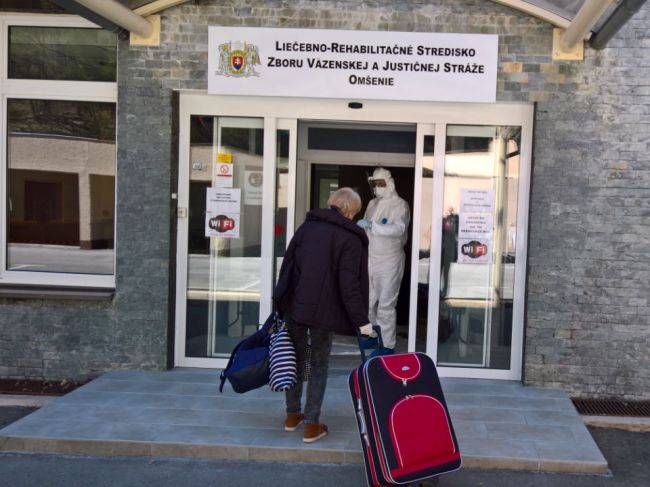 Testy 58 repatriantov v Omšení boli negatívne, odcestovali do svojich domovov