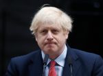 Johnson: Obmedzenia sociálneho kontaktu budú v Británii platiť aj naďalej