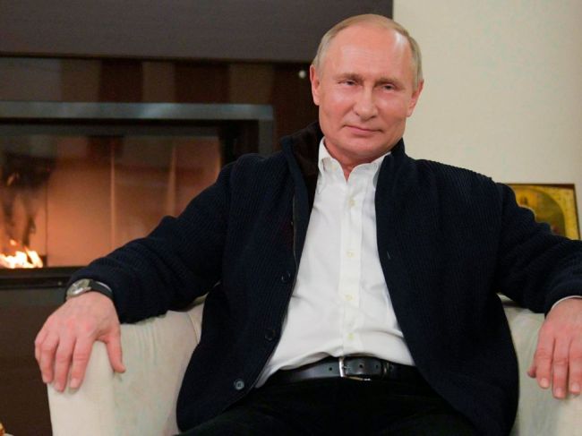 Pri Moskve dokončujú vojenskú katedrálu s mozaikami Stalina i Putina
