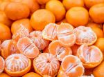 V slovenskej predajni predávali škodlivé mandarínky, pred kontrolou sa stihli vykúpiť