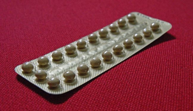 Experiment v liečbe koronavírusu: Muži budú užívať estrogén