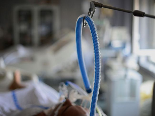 Taliansko zdvojnásobilo počet pľúcnych ventilátorov pre prípadnú druhú vlnu