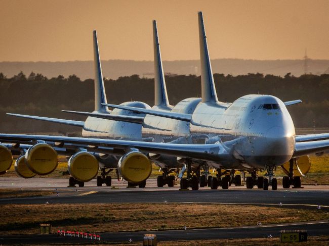 Boeing získal predajom dlhopisov rekordných 25 mld. USD, pomoc štátu už nežiada