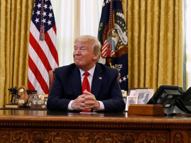 USA schválili antivírusový liek pre pacientov s koronavírusom, oznámil Trump