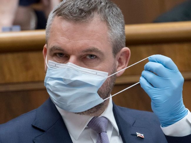 Pellegrini navrhne na predsedníctve strany skorší termín snemu