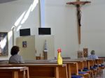 KBS odporúča, aby seniori svoju prítomnosť na bohoslužbách ešte zvážili