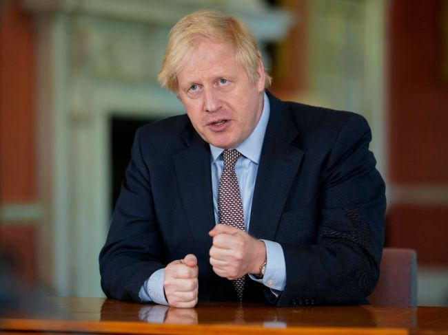 Johnson: Karanténne opatrenia budú v Británii najmenej do 1. júna