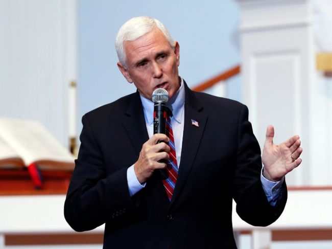 Viceprezident USA nie je v dobrovoľnej karanténe, tvrdí jeho hovorca