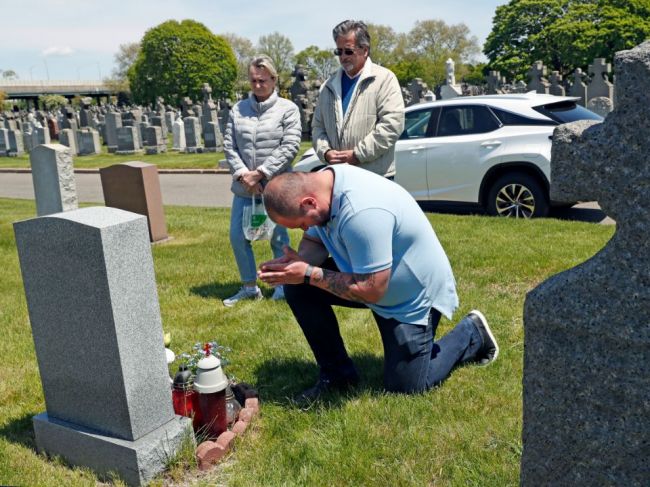 Štát New York hlási najnižší denný nárast úmrtí na COVID-19 od konca marca